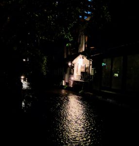 Dans les petites rues de Kyoto