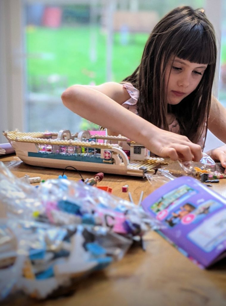 LEGO en mode construction pour l'anniversaire des filles