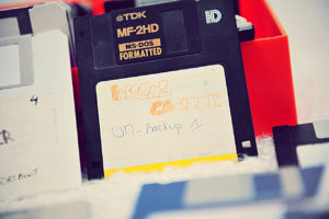 La disquette de Out'm up - Inscene 2K