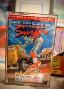 La version K7 de Street Surfer sur Commodore 64
