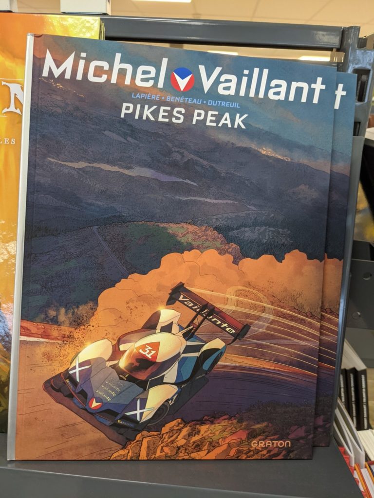 Ahaa un nouveau tome de la série Revival de Michel Vaillant vu chez Club.