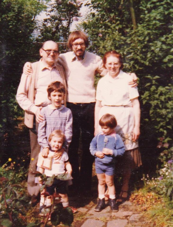 1981, avec les petits enfants ... avant que les derniers n'arrivent !