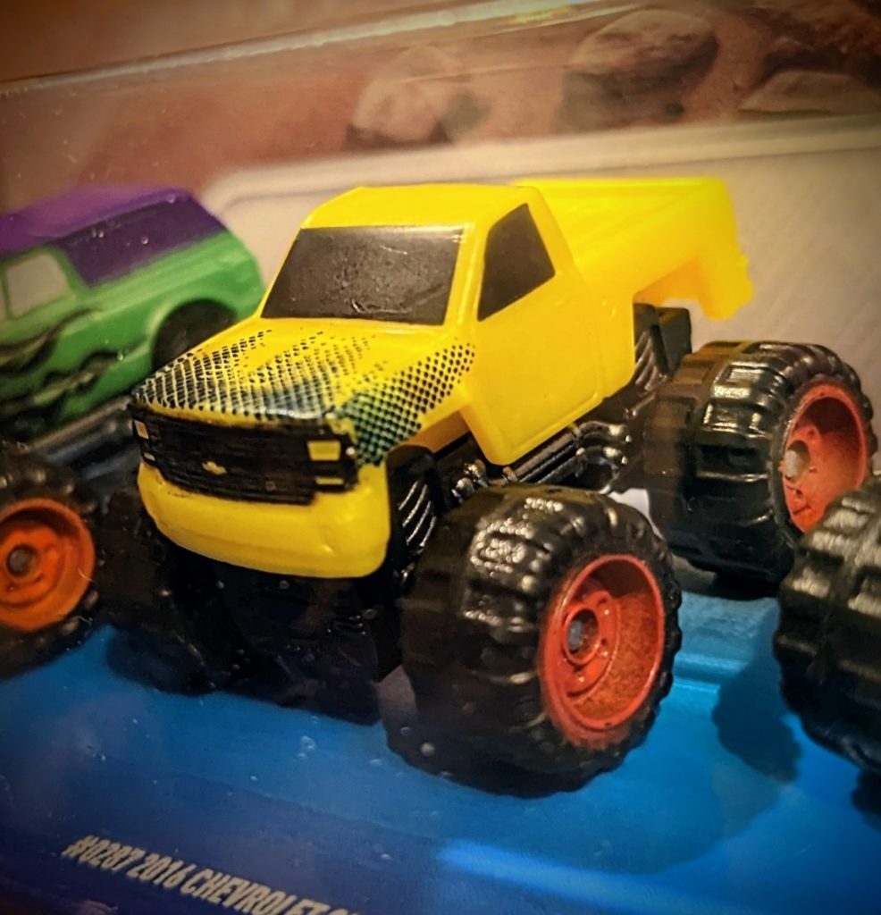 Chevrolet Silverado 2014 - Micro Monster Trucks #20 - Micro Machines S5 - Jazwarez, 2021