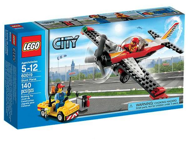 (60019) Ce sera donc la première boite de LEGO pour les grands de Charly. Et il a même construit tout seul le petit module jaune ! -- Mars 2014